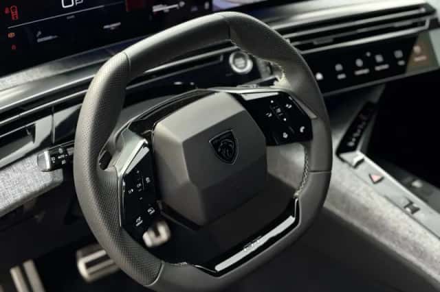 Peugeot 3008 (2024) thumbnail 11