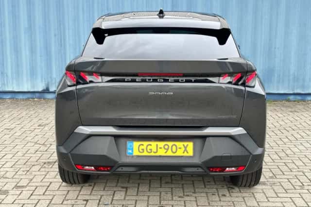 Peugeot 3008 (2024) thumbnail 4