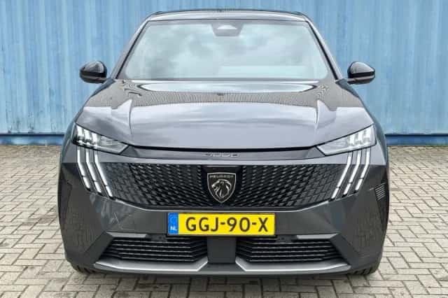 Peugeot 3008 (2024) thumbnail 8