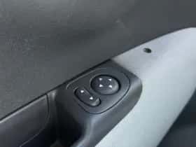 Fiat 500 (2017) thumbnail 31