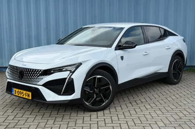 Peugeot 408 (2023) thumbnail 1