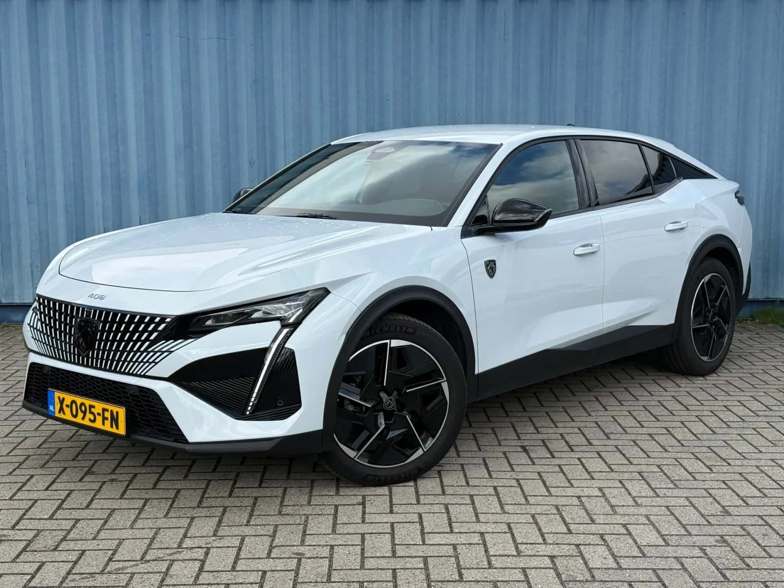 Peugeot 408 (2023) — foto 1