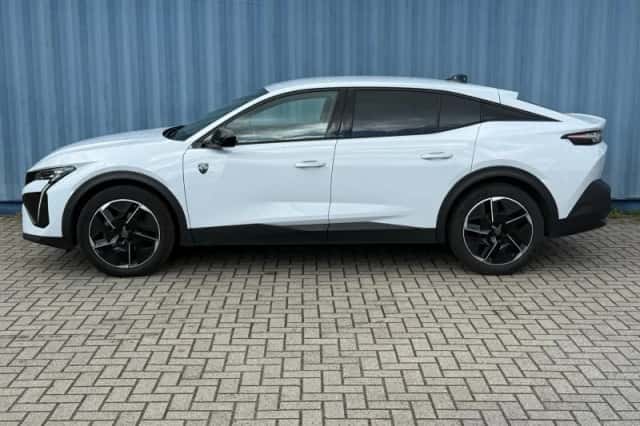 Peugeot 408 (2023) thumbnail 2