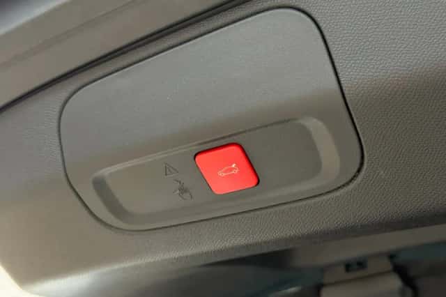 Peugeot 408 (2023) thumbnail 21