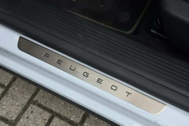 Peugeot 408 (2023) thumbnail 24