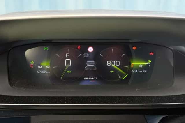 Peugeot 408 (2023) thumbnail 25