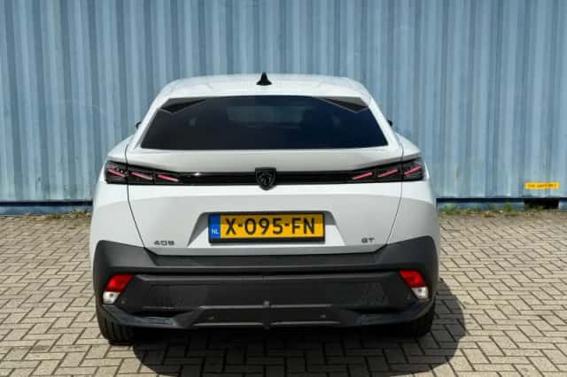 Peugeot 408 (2023) thumbnail 4