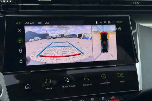 Peugeot 408 (2023) thumbnail 32
