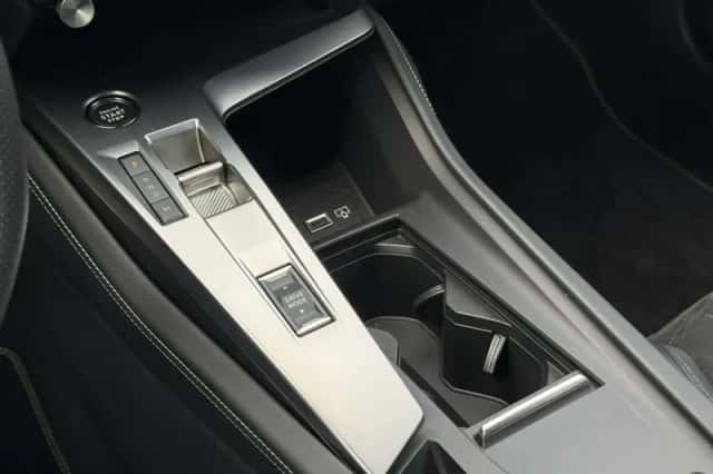 Peugeot 408 (2023) thumbnail 38