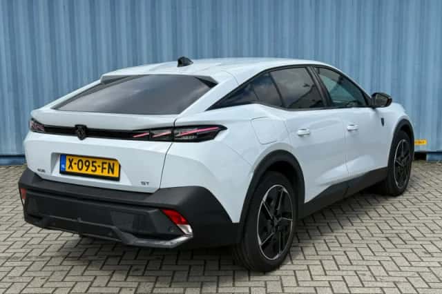 Peugeot 408 (2023) thumbnail 5