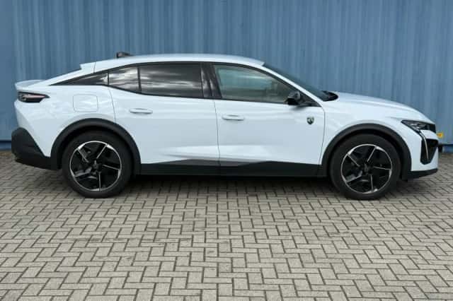 Peugeot 408 (2023) thumbnail 6