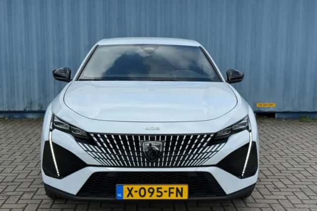 Peugeot 408 (2023) thumbnail 8