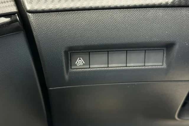 Peugeot 208 (2020) thumbnail 32
