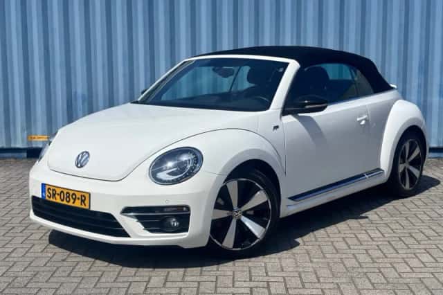 Volkswagen Beetle (2014) thumbnail 2