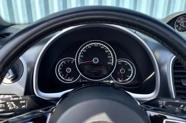 Volkswagen Beetle (2014) thumbnail 19