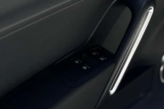 Volkswagen Beetle (2014) thumbnail 25