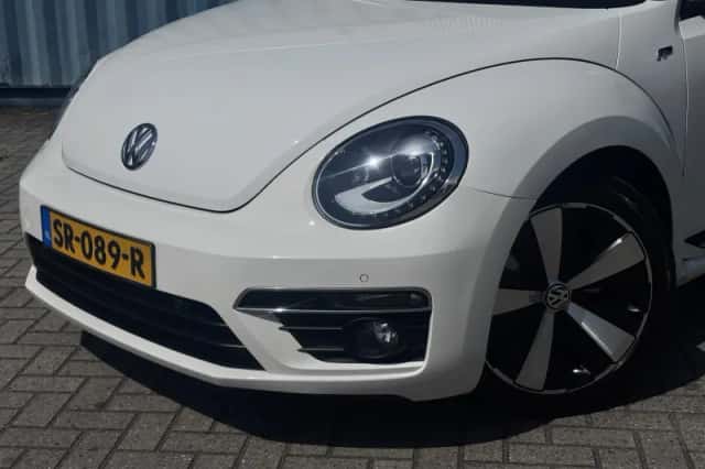 Volkswagen Beetle (2014) thumbnail 26