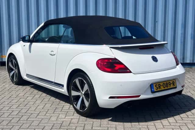 Volkswagen Beetle (2014) thumbnail 5