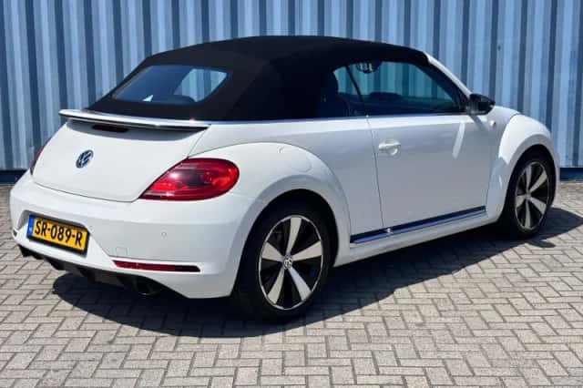 Volkswagen Beetle (2014) thumbnail 8