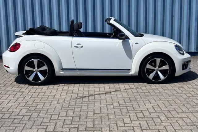 Volkswagen Beetle (2014) thumbnail 9
