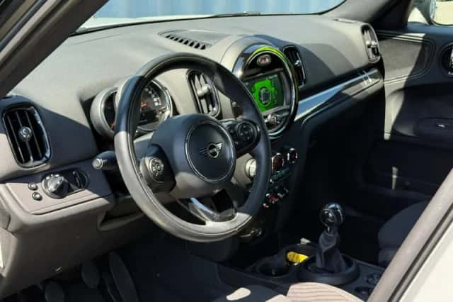 MINI Countryman (2018) thumbnail 12