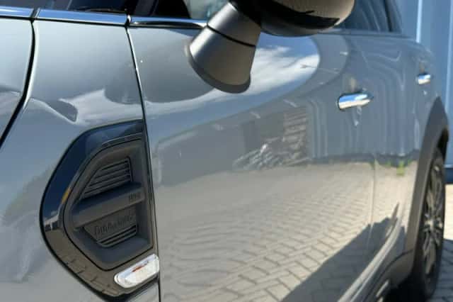 MINI Countryman (2018) thumbnail 10