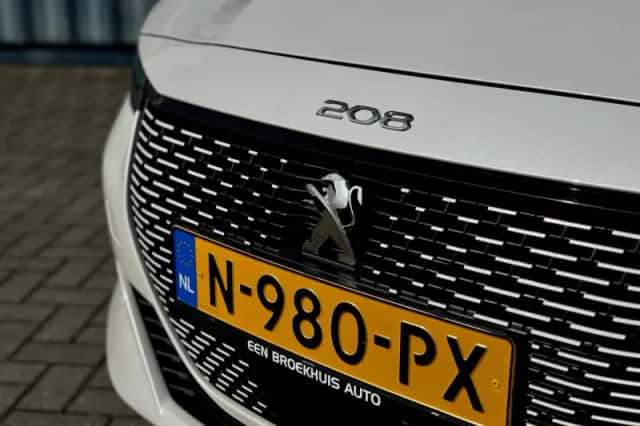 Peugeot e-208 (2021) thumbnail 2