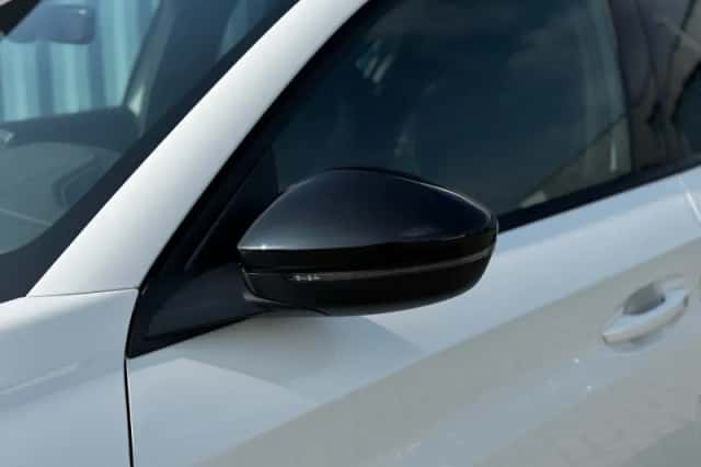 Peugeot e-208 (2021) thumbnail 4