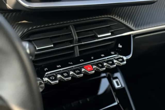 Peugeot e-208 (2021) thumbnail 31