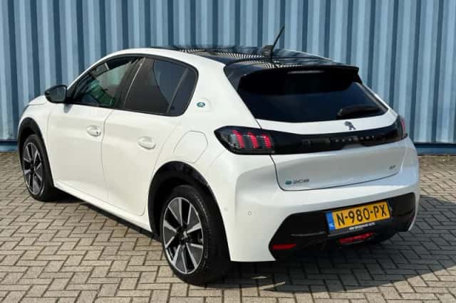 Peugeot e-208 (2021) thumbnail 9