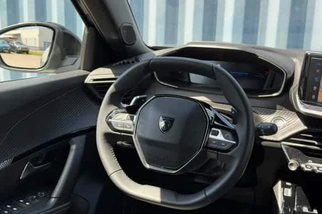 Peugeot 2008 (2025) thumbnail 17
