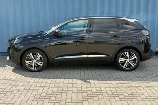Peugeot 3008 (2022) thumbnail 2