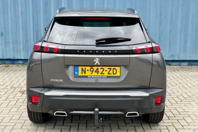 Peugeot 2008 (2021) thumbnail 4
