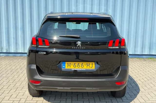 Peugeot 5008 (2019) thumbnail 5