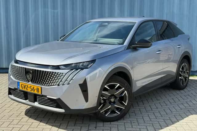 Peugeot 3008 (2024) thumbnail 1