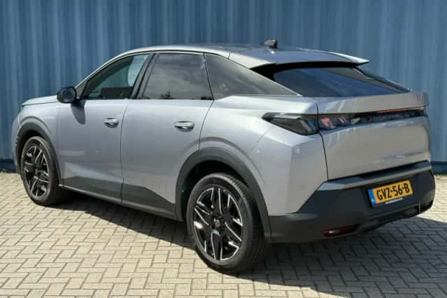 Peugeot 3008 (2024) thumbnail 3