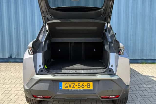 Peugeot 3008 (2024) thumbnail 6