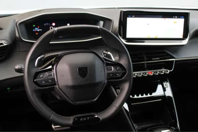 Peugeot 2008 (2024) thumbnail 3