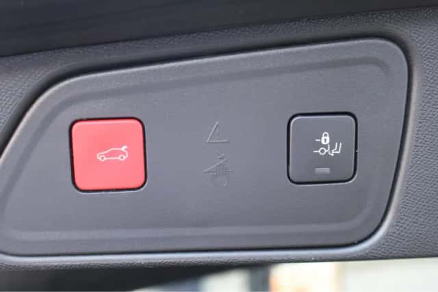 Peugeot 3008 (2021) thumbnail 2