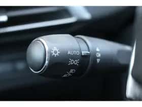 Peugeot 3008 (2021) thumbnail 16