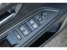 Peugeot 3008 (2021) thumbnail 10