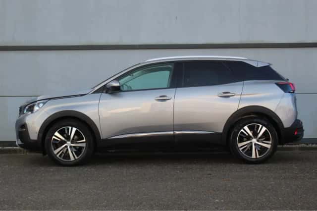 Peugeot 3008 (2019) thumbnail 2