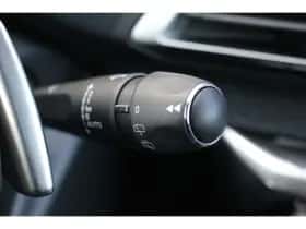 Peugeot 3008 (2019) thumbnail 14