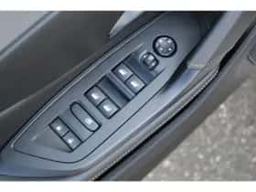Peugeot 308 (2024) thumbnail 5