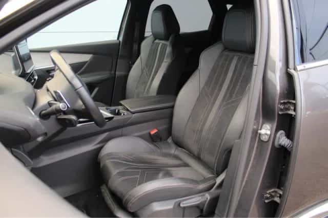 Peugeot 3008 (2021) thumbnail 4