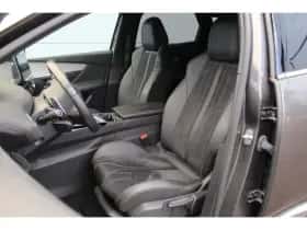 Peugeot 3008 (2021) thumbnail 4