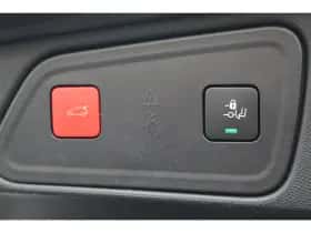 Peugeot 3008 (2021) thumbnail 33