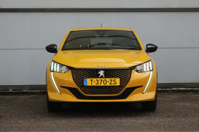 Peugeot e-208 (2023) thumbnail 5