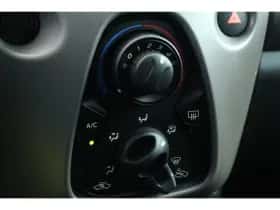 Peugeot 108 (2022) thumbnail 22
