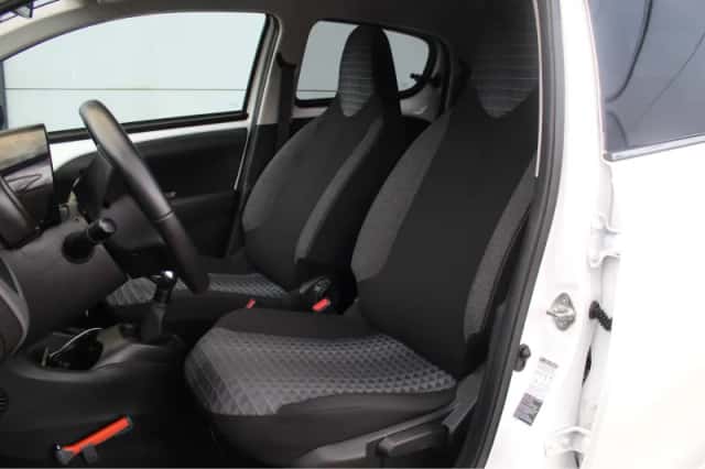Peugeot 108 (2022) thumbnail 5